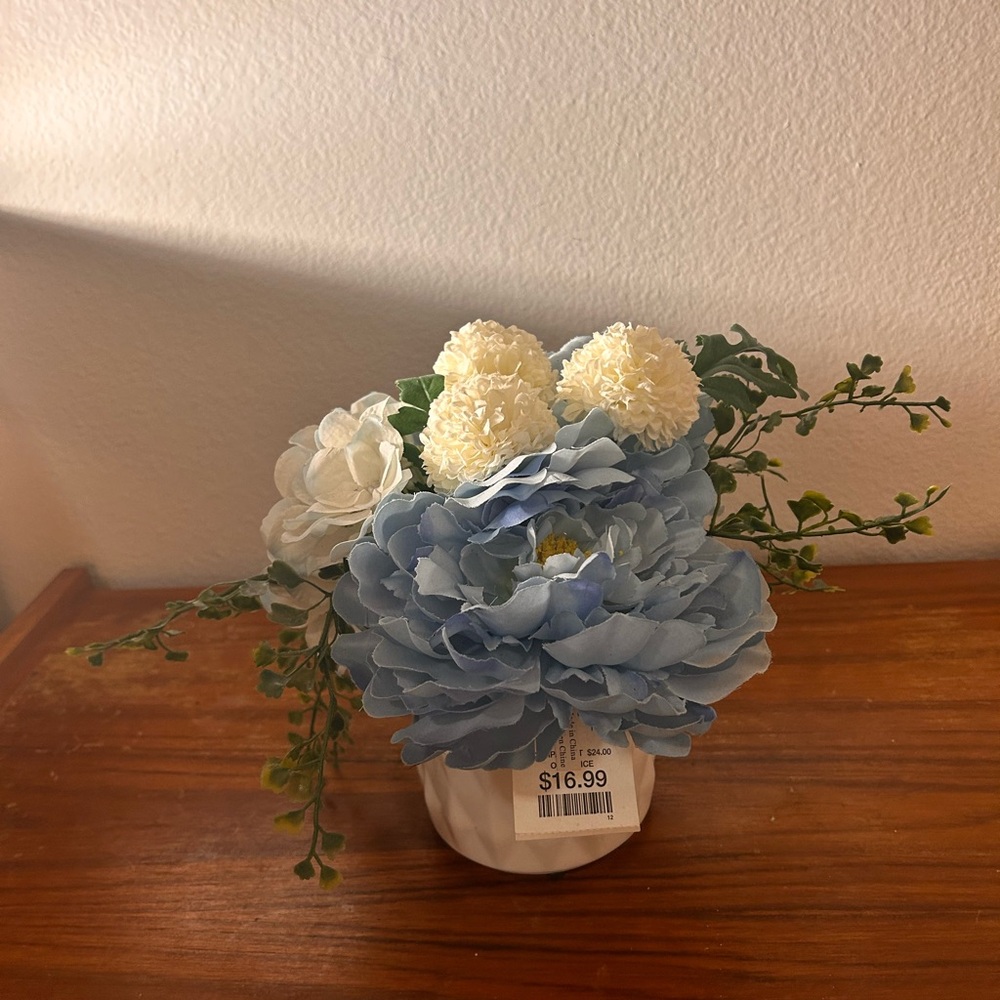 Elegant Blue and White Floral Arrangement